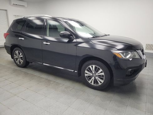 Used 2019 Nissan Pathfinder S image 11