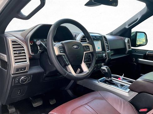 Used 2016 Ford F150 Platinum w/ Equipment Group 701A Luxury image 17