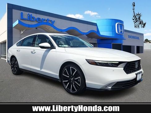 Used 2023 Honda Accord Touring image 1