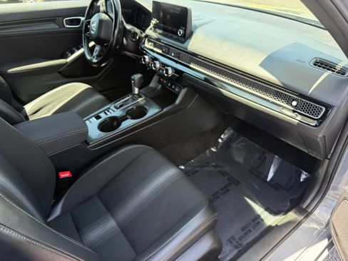 Used 2025 Honda Civic Sport image 29