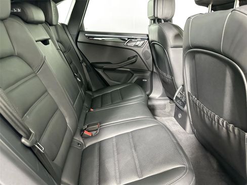 Used 2026 Porsche Macan Turbo AWD/4WD image 27