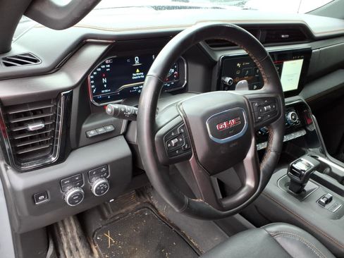 Used 2024 GMC Sierra 1500 AT4 w/ Technology Package image 9