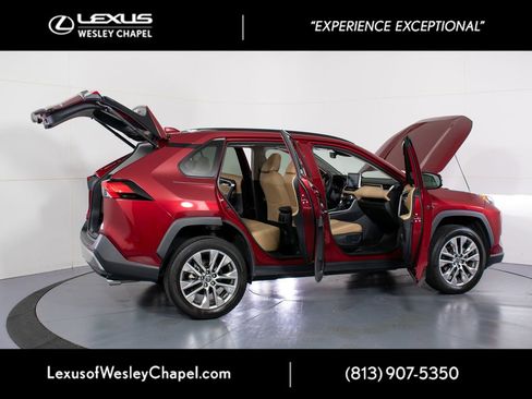 Used 2022 Toyota RAV4 Limited FWD image 15