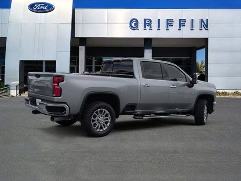 Used 2024 Chevrolet Silverado 2500 LTZ w/ LTZ Convenience Package AWD/4WD image 4