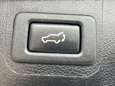 Used 2018 Subaru Outback 2.5i Touring w/ Protection Package #1 AWD/4WD image 19