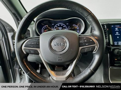 Used 2021 Jeep Grand Cherokee Laredo X AWD/4WD image 11