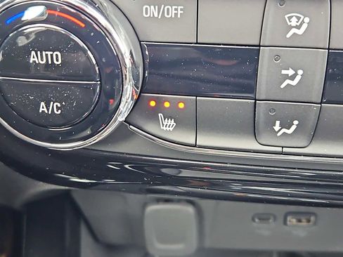 New 2026 Chevrolet Trax LT w/ Sunroof Package FWD image 15