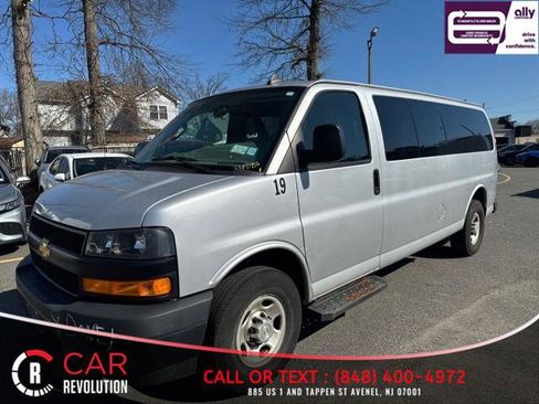 Used 2020 Chevrolet Express 3500 LS image 3