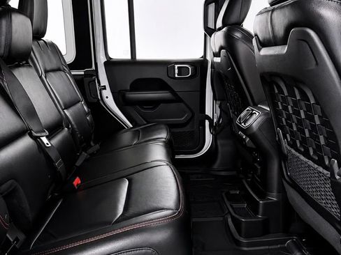 Used 2018 Jeep Wrangler Unlimited Rubicon w/ Safety Group AWD/4WD image 19