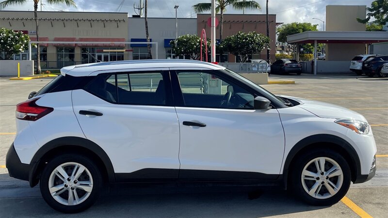 Used 2018 Nissan Kicks S FWD image 8