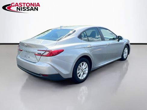 Used 2025 Toyota Camry LE FWD image 40