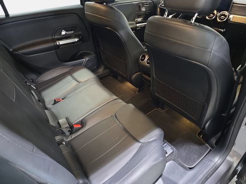 Used 2021 Mercedes-Benz GLB 250 image 11
