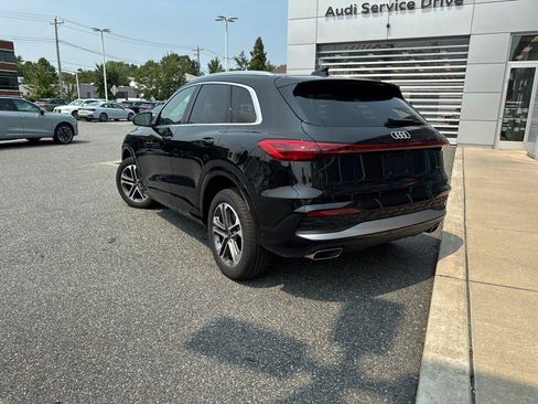 Used 2025 Audi Q5 Premium w/ Convenience Package AWD/4WD image 4
