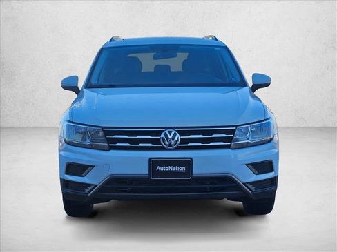 Used 2020 Volkswagen Tiguan SE image 2