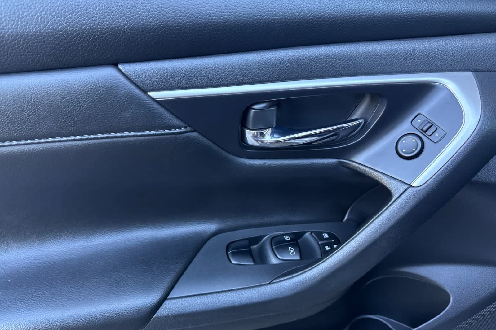 Used 2018 Nissan Altima 3.5 SL FWD image 12