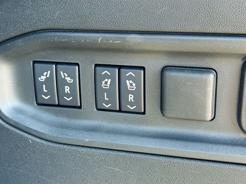 Used 2026 Cadillac Vistiq Luxury image 13