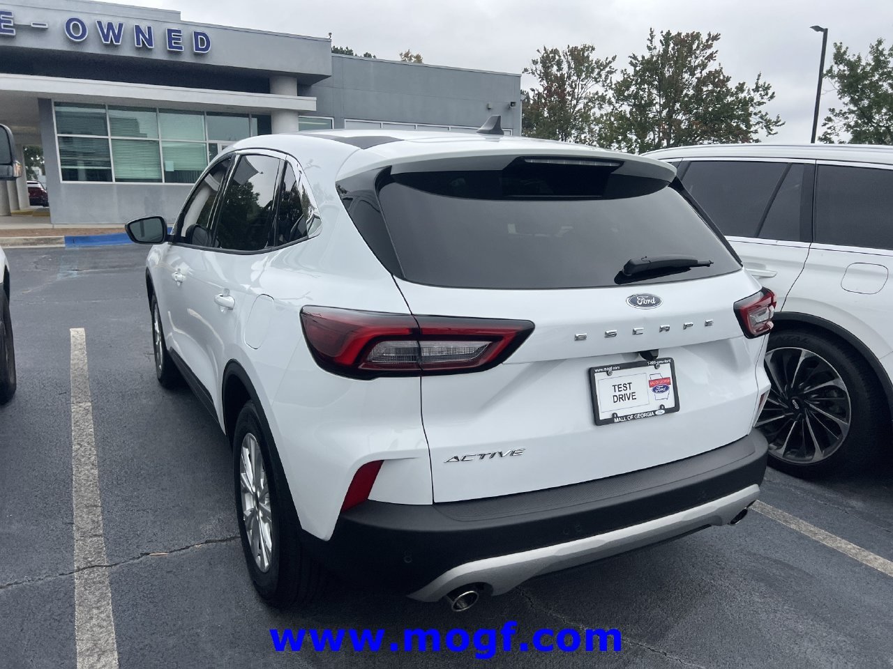 Used 2023 Ford Escape Active w/ Tech Pack #1 FWD image 2