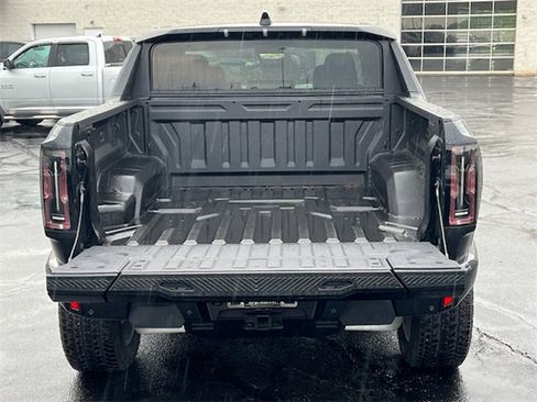 New 2025 GMC Hummer EV 3X image 40