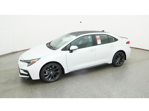 New 2026 Toyota Corolla SE image 2