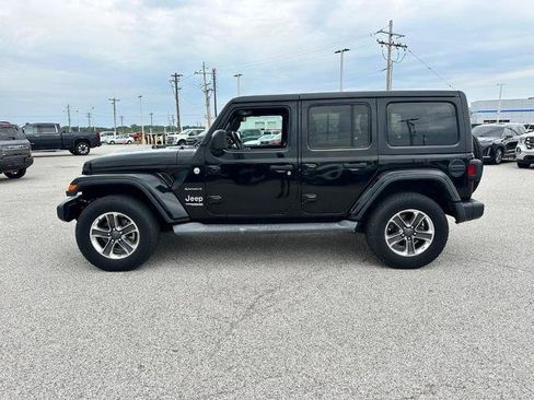 Used 2019 Jeep Wrangler Unlimited Sahara AWD/4WD image 2