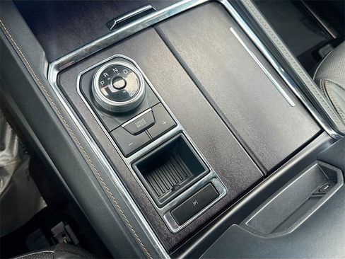 Used 2023 Ford Expedition Platinum image 17