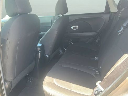 Used 2018 Kia Soul FWD image 29