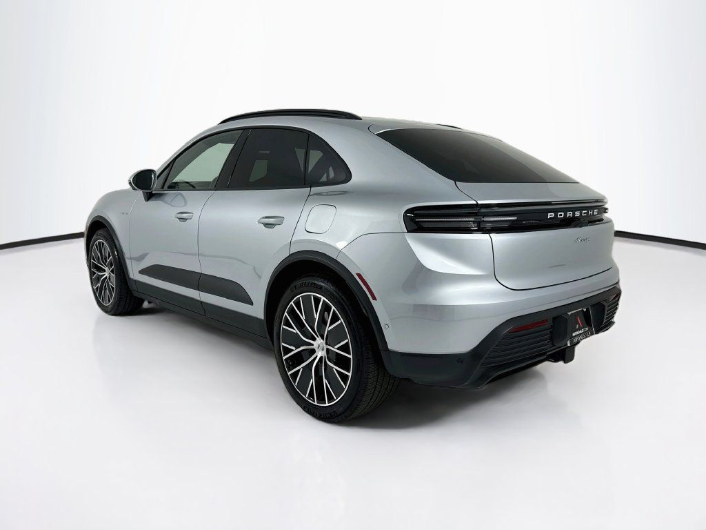 Certified 2025 Porsche Macan Electric RWD image 3