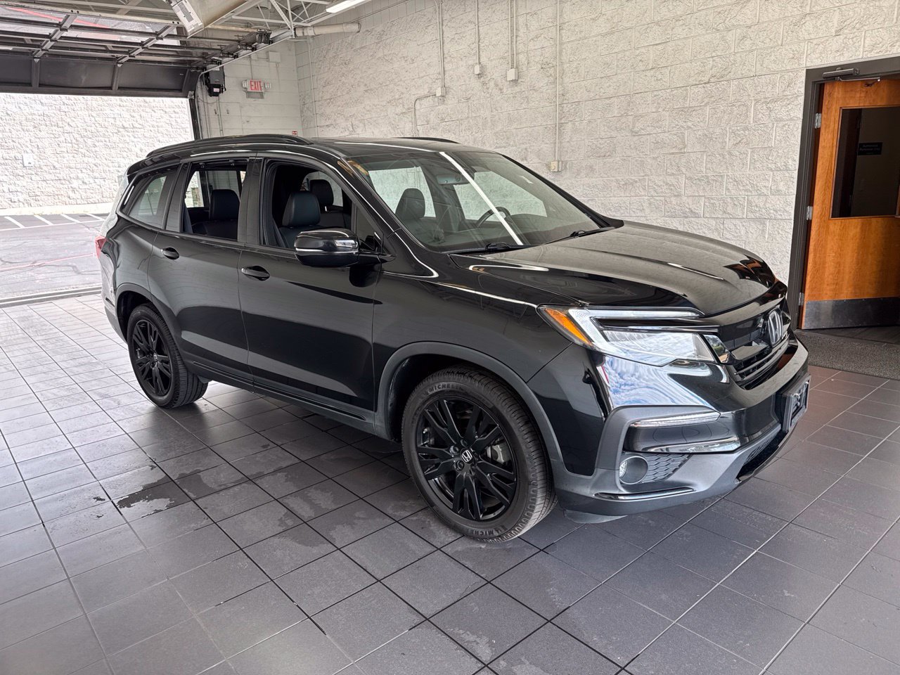 Used 2021 Honda Pilot Black Edition image 1