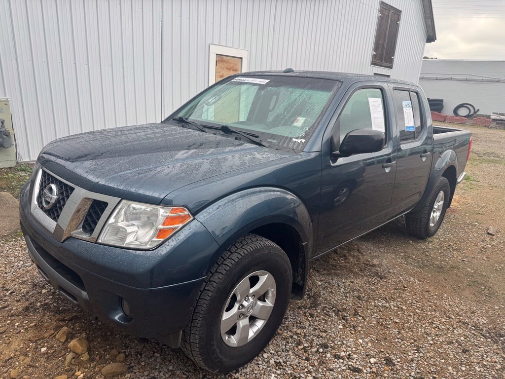 Used 2013 Nissan Frontier SV w/ SV Value Truck Pkg AWD/4WD image 2