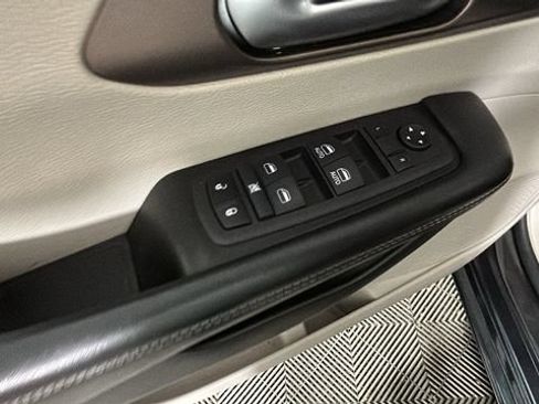 Used 2021 Chrysler Voyager Lxi FWD image 10