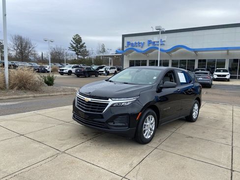 Used 2023 Chevrolet Equinox LS w/ LS Convenience Package image 4