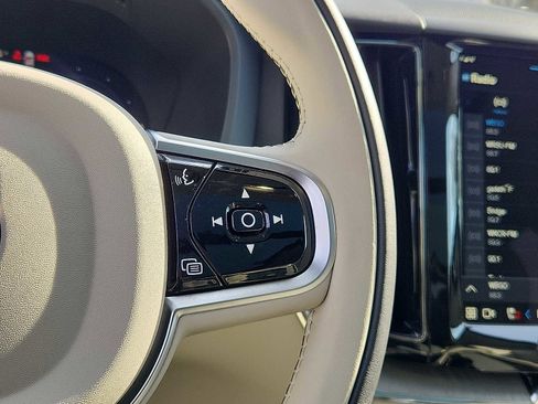 Used 2025 Volvo XC60 T8 Plus w/ Protection Package Premier image 21