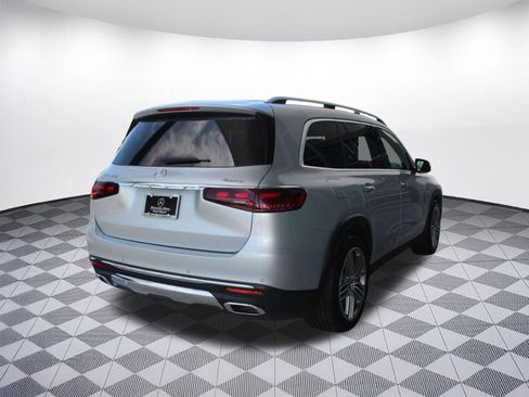 Used 2025 Mercedes-Benz GLS 450 4MATIC image 9