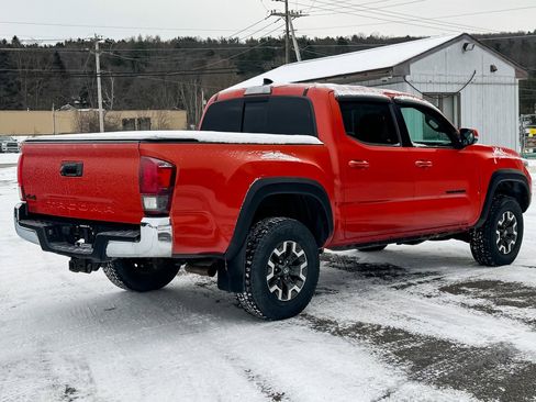 Used 2018 Toyota Tacoma TRD Off-Road image 3