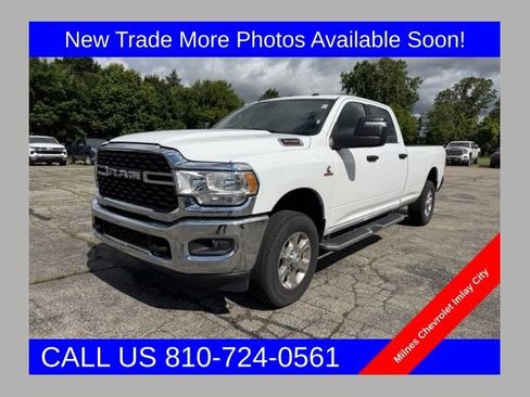 Used 2024 RAM 3500 Big Horn AWD/4WD image 1