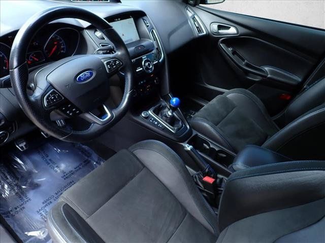 Used 2017 Ford Focus RS AWD/4WD image 10
