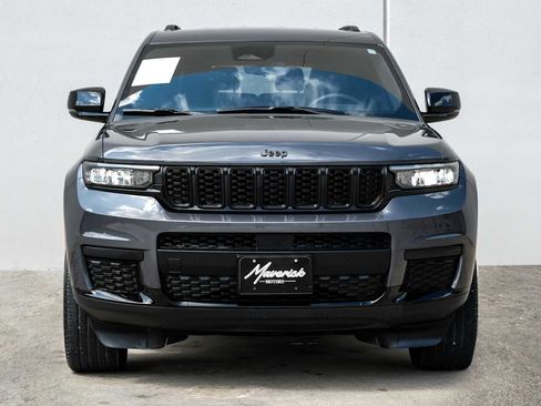 Used 2023 Jeep Grand Cherokee L Laredo image 5