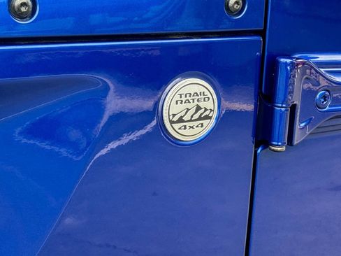 Used 2018 Jeep Wrangler Unlimited Sahara w/ Dual Top Group image 33