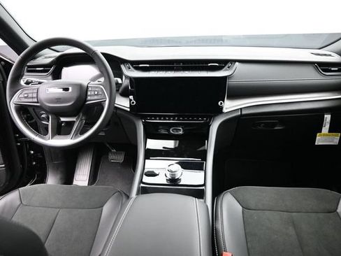 New 2026 Jeep Grand Cherokee L 4WD image 18