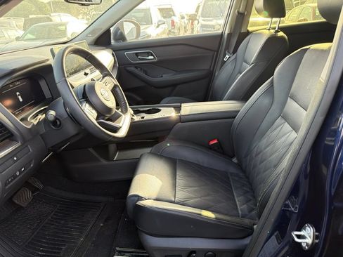 Used 2024 Nissan Rogue Platinum FWD image 10