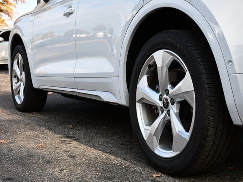 Used 2023 Audi Q5 2.0T Prestige w/ Prestige Package image 10