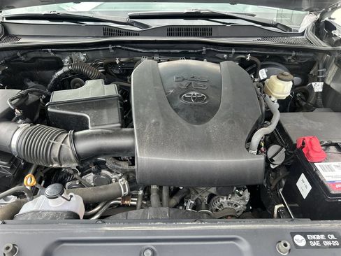 Certified 2018 Toyota Tacoma TRD Sport AWD/4WD image 23