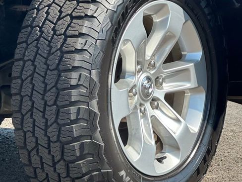 Used 2024 RAM 1500 Laramie image 10