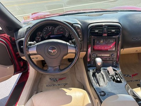 Used 2006 Chevrolet Corvette Convertible w/ Preferred Equipment Group RWD image 41