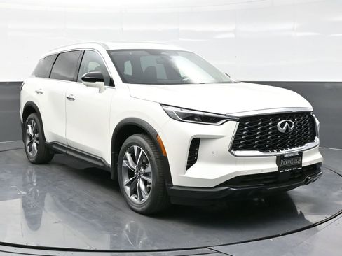 Used 2025 INFINITI QX60 Luxe w/ Cargo Package image 1