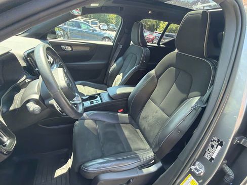 Used 2019 Volvo XC40 T5 R-Design AWD/4WD image 25