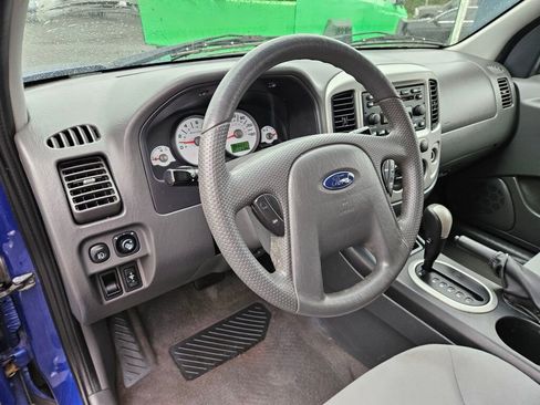 Used 2005 Ford Escape XLT image 15