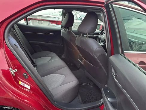 Used 2018 Toyota Camry LE image 26