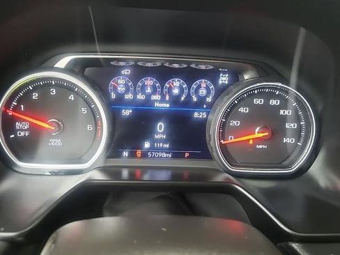 Used 2021 Chevrolet Suburban Z71 w/ Z71 Off-Road Package image 4