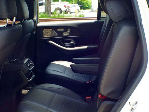 Used 2023 Mercedes-Benz GLS 450 4MATIC image 48